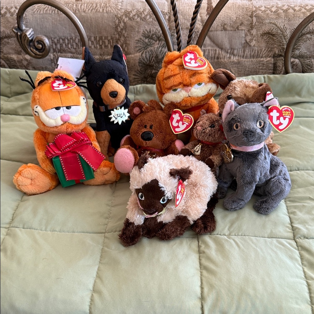 Vintage Ty Beanie Babies Garfield and friends set